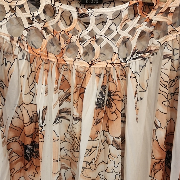 Flowy Blouse - Picture 5 of 6